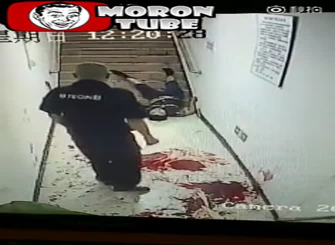 Video: A Chinese police officer stabs and kills his comrade, while he watches! Holy shit!